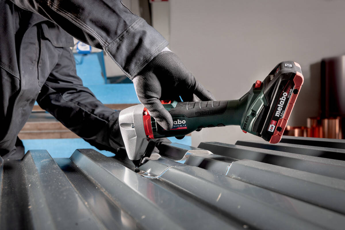 Metabo NIV 18 LTX BL 1.6 Przecinak do metalu Aku.