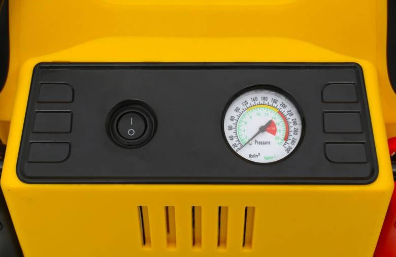 Kraft Dele KD1921 Jump starter 5W1