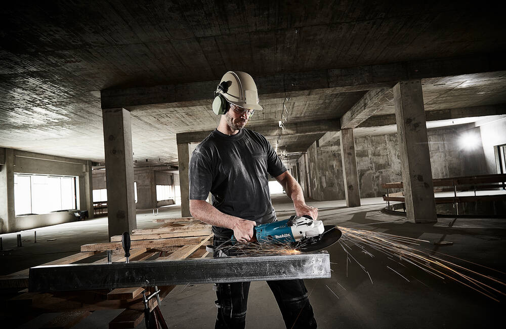 Makita GA9020 Szlifierka kątowa 2200W 230mm