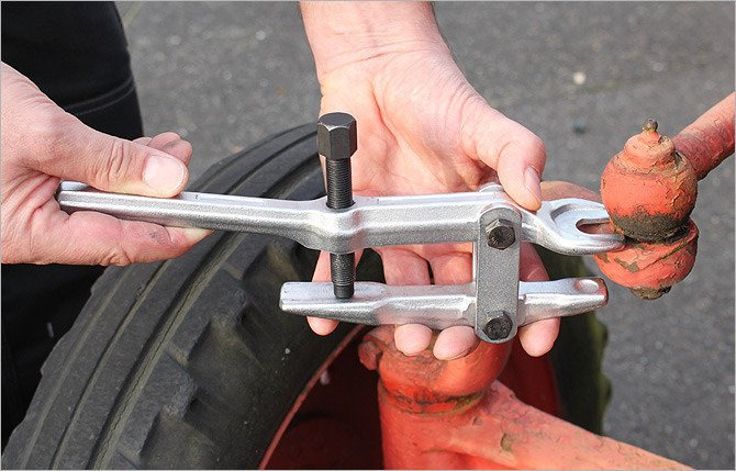 YATO YT-0613 ŚCIĄGACZ DO SWORZNI KULISTYCH 17MM