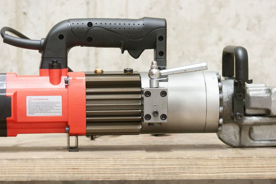 Ottensten 4PRORB16G Giętarka do prętów 900W 230V